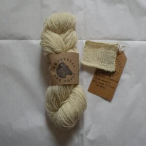 kerry hill x speckled face dk yarn 100g